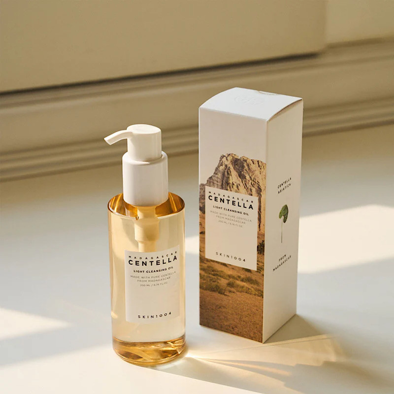 پاک کننده آرایش صورت سنتلا مدل Madagascar Centella Light Cleansing Oil مناسب انواع پوست حجم 200 میلی‌لیتر