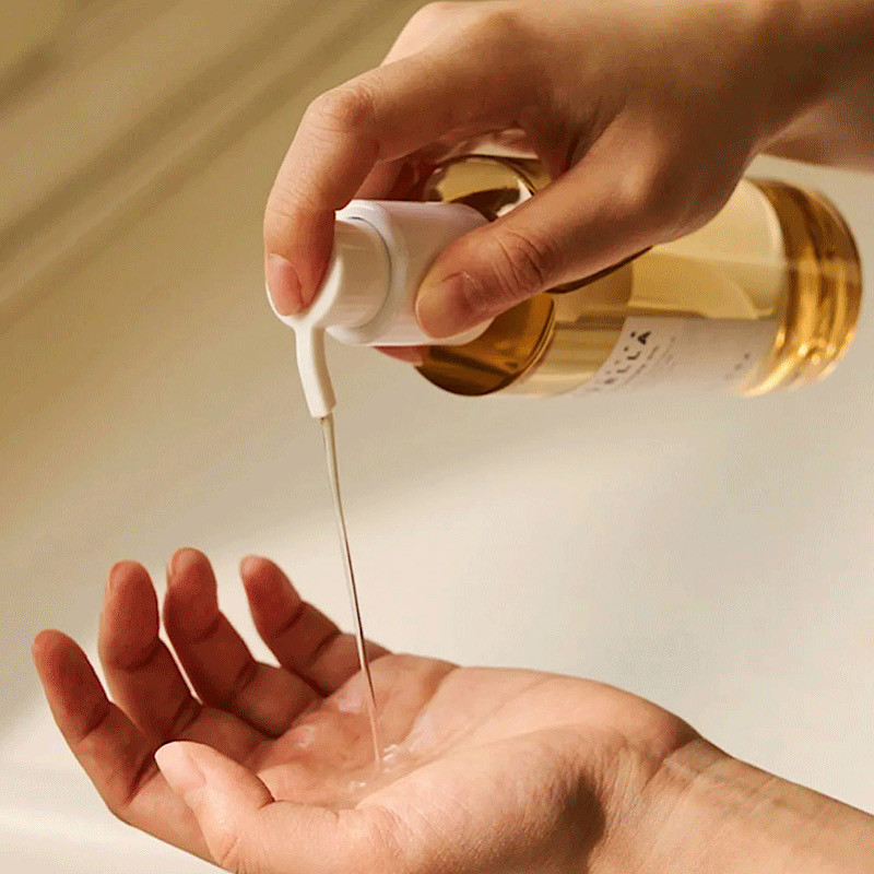 پاک کننده آرایش صورت سنتلا مدل Madagascar Centella Light Cleansing Oil مناسب انواع پوست حجم 200 میلی‌لیتر