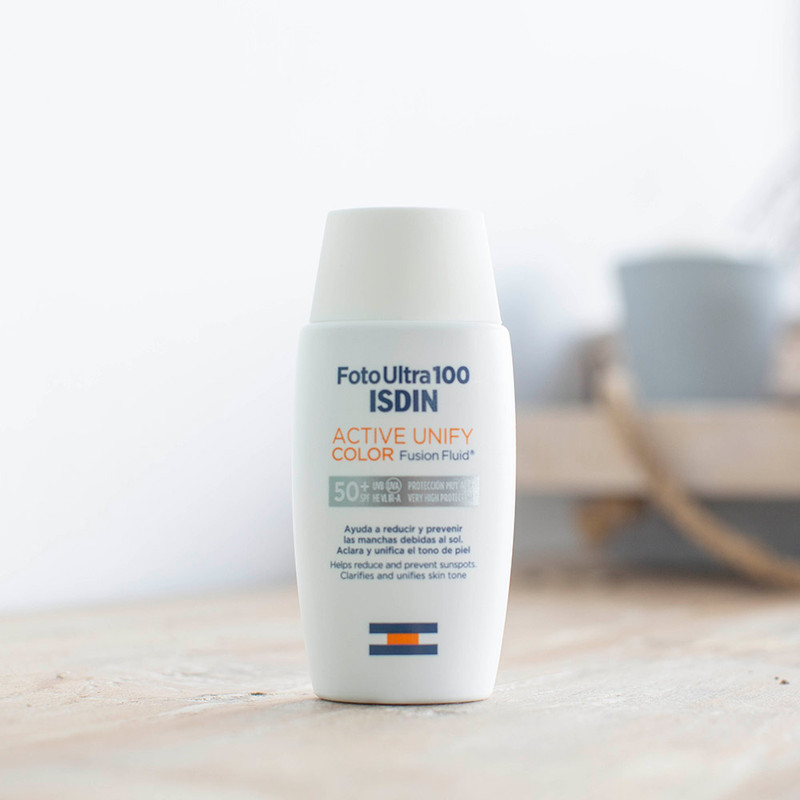 فلوئید ضد آفتاب رنگی ایزدین SPF50 مدل FotoUltra Active Unify حجم 50 میلی‌لیتر